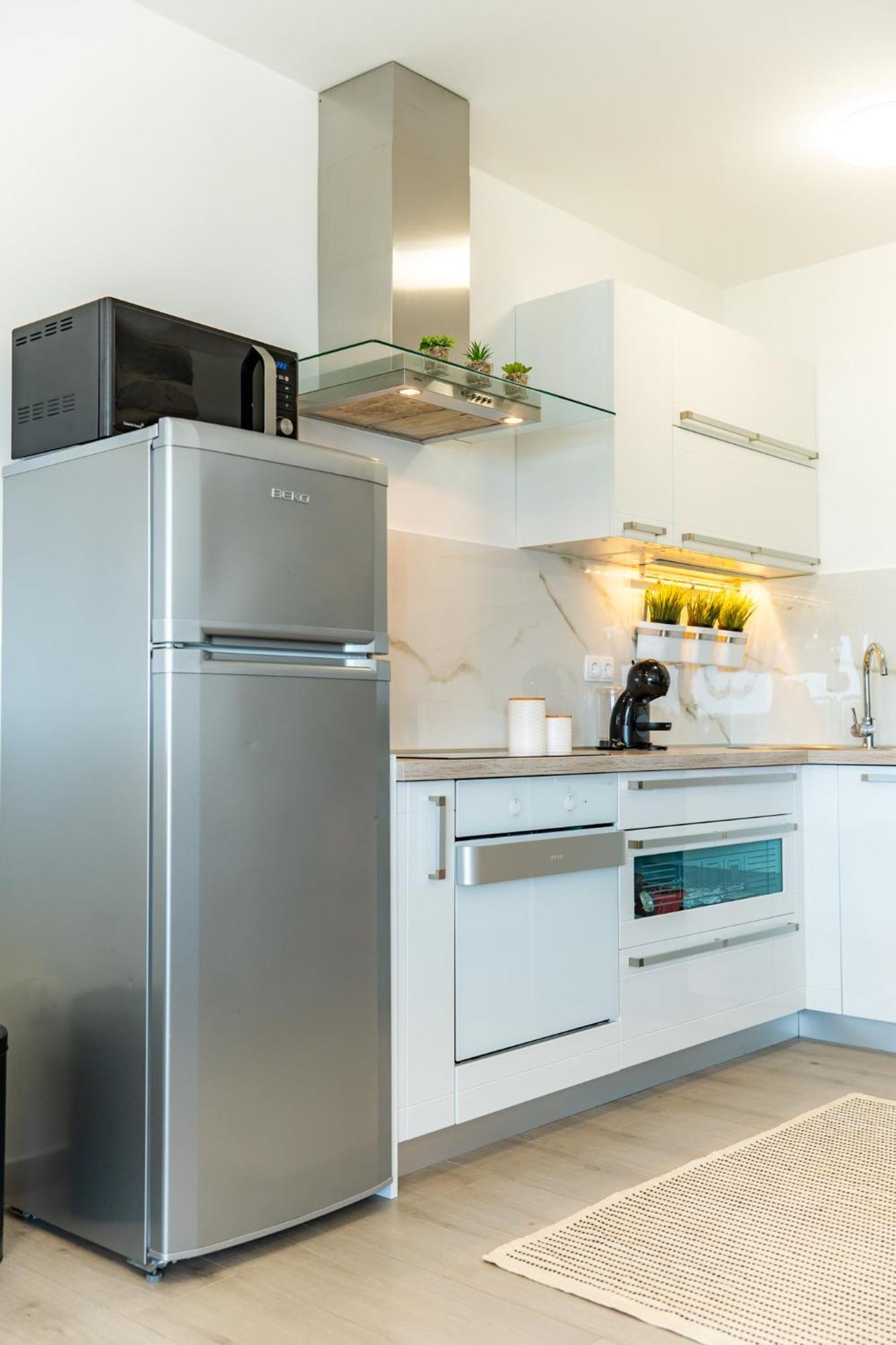 Apartman Petra S Pogledom Na More Banjol ภายนอก รูปภาพ