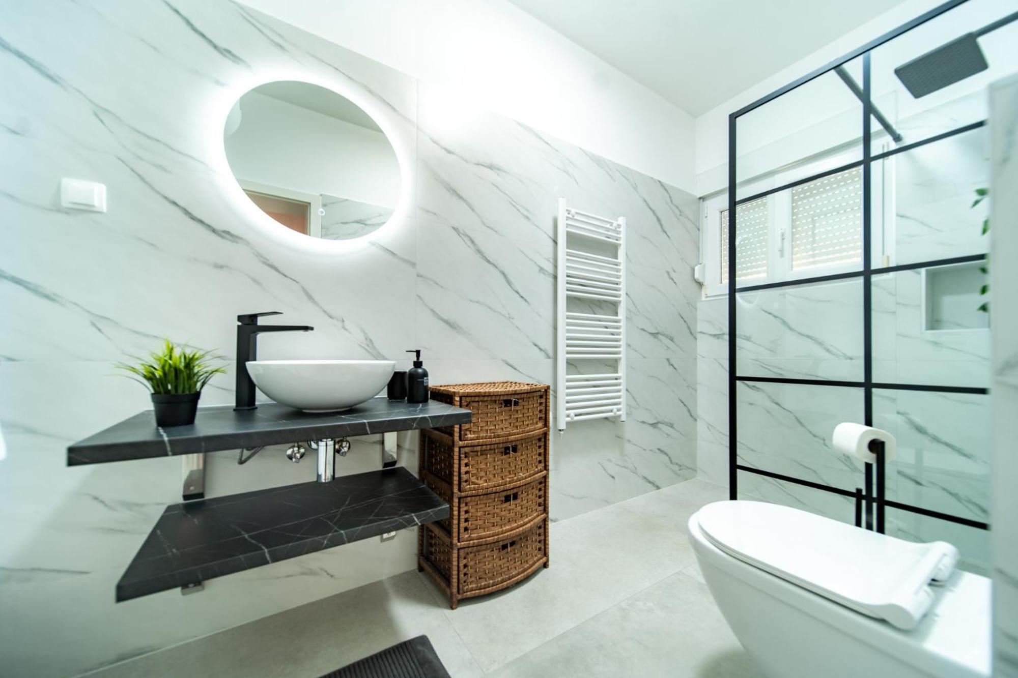 Apartman Petra S Pogledom Na More Banjol ภายนอก รูปภาพ